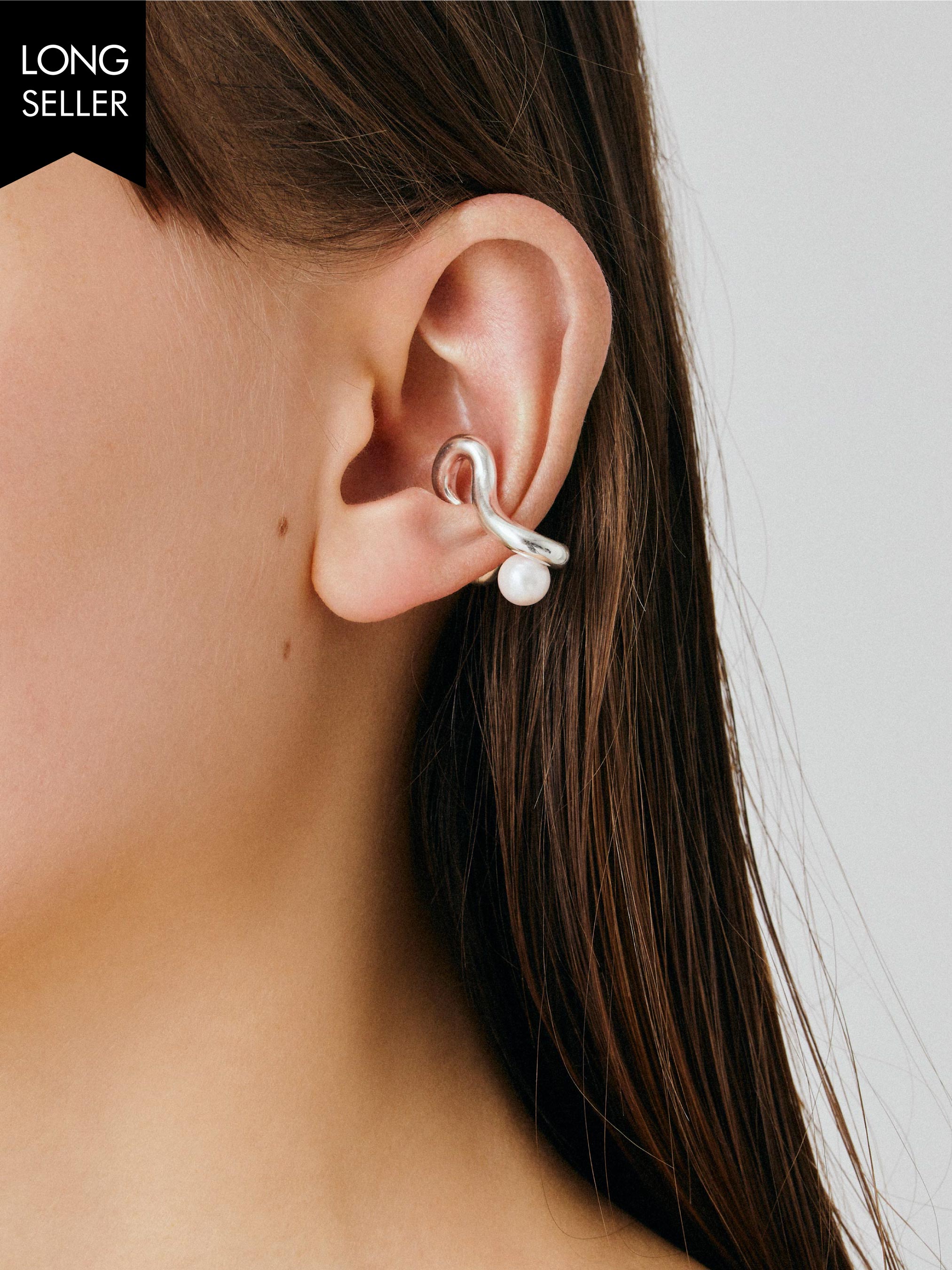 CONTOURS PEARL EAR CUFF