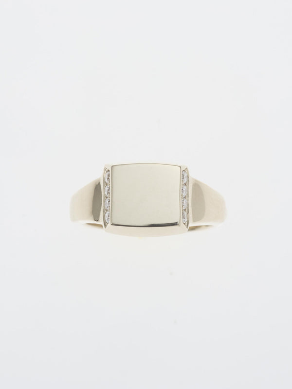 SIGNET SIDE DIAMONDS RING K10WG