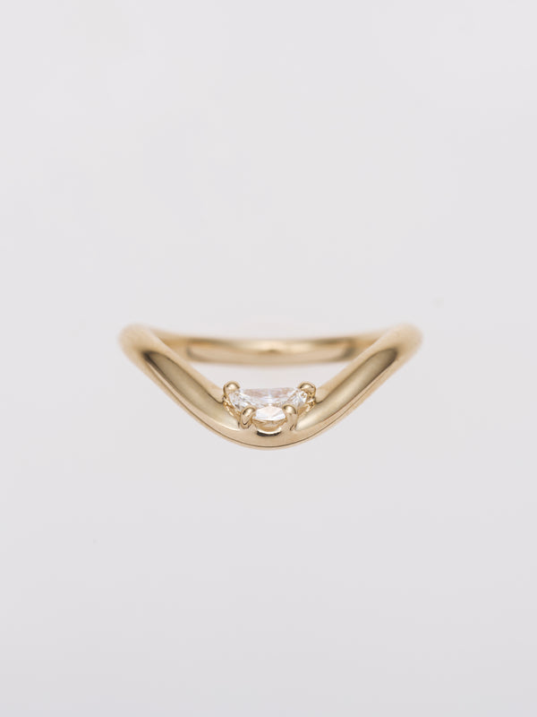 DROP CURVE 0.2CT HALF MOON DIAMOND K18YG RING