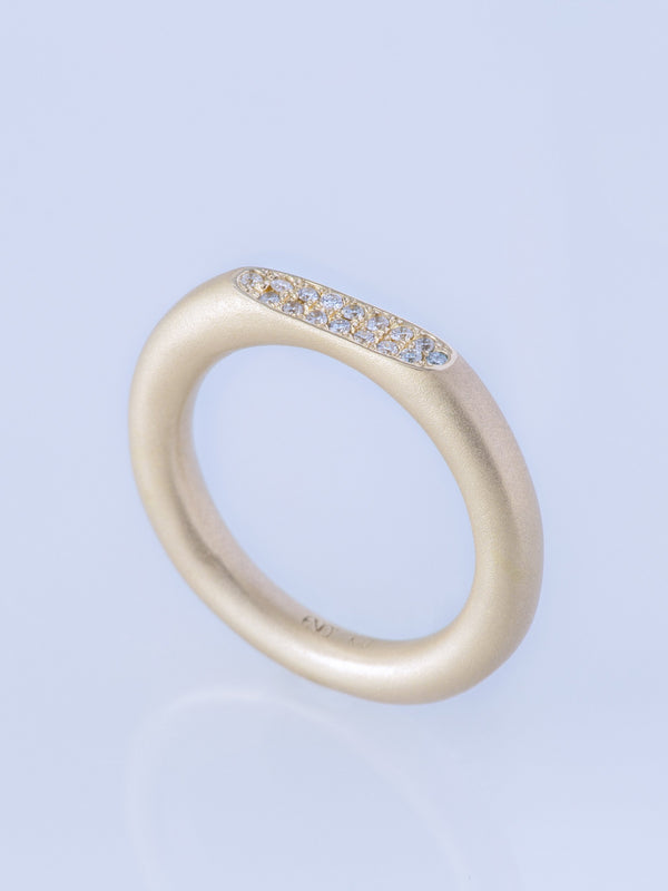 SURFACE MELEE DIAMOND MATTE RING