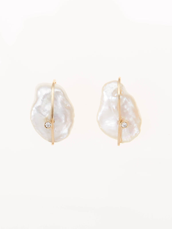 PETALS PEARL PIERCED EARRINGS